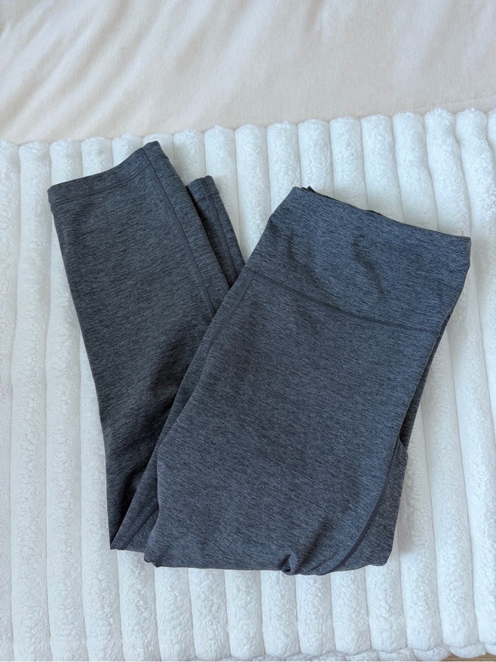 Athleta ultimate stash pocket Capri leggings